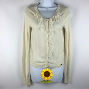 🌼 4 for $20 Hollister Floral Button Sweater Top